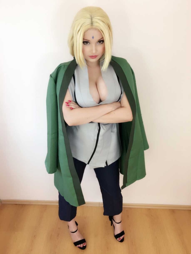 Hot and Sexy Tsunade Cosplay Will Make You Feel Again. 